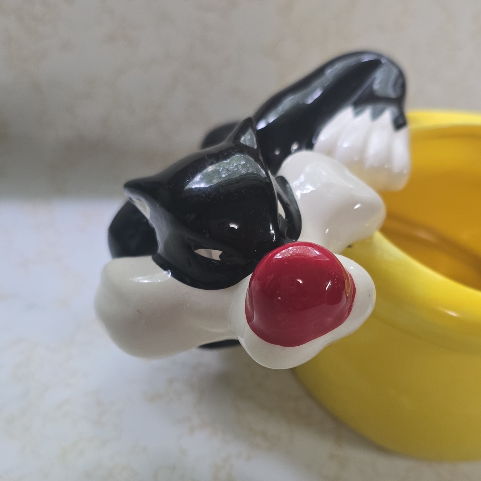 Vintage Warner Bros. Sylvester and Tweety Bird Bowl Planter Pot Yellow Black