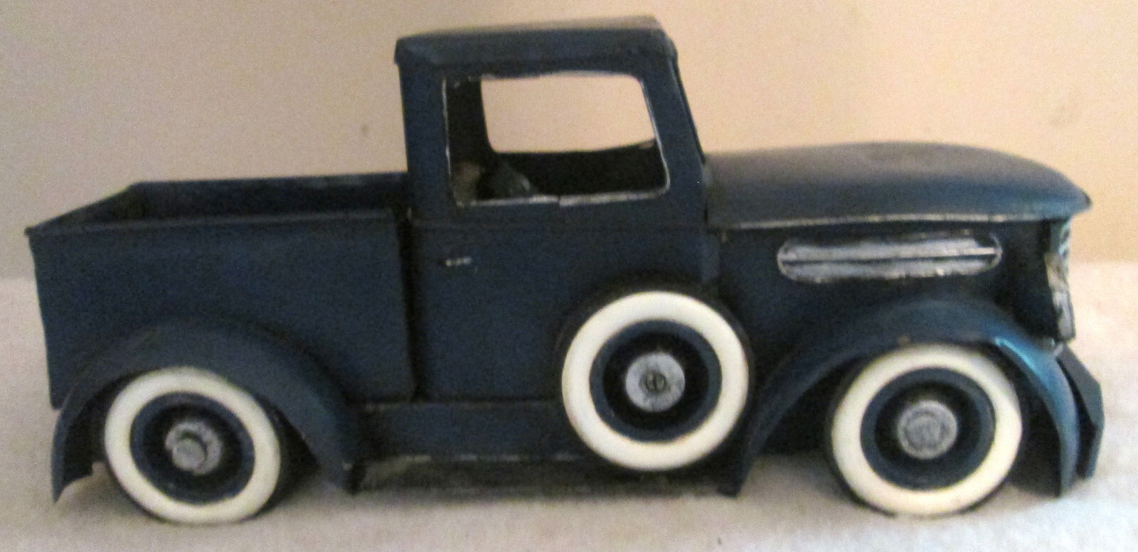 Vintage Rustic Farmhouse Decor Pickup Truck 40&rsquo;s Metal Blue ll