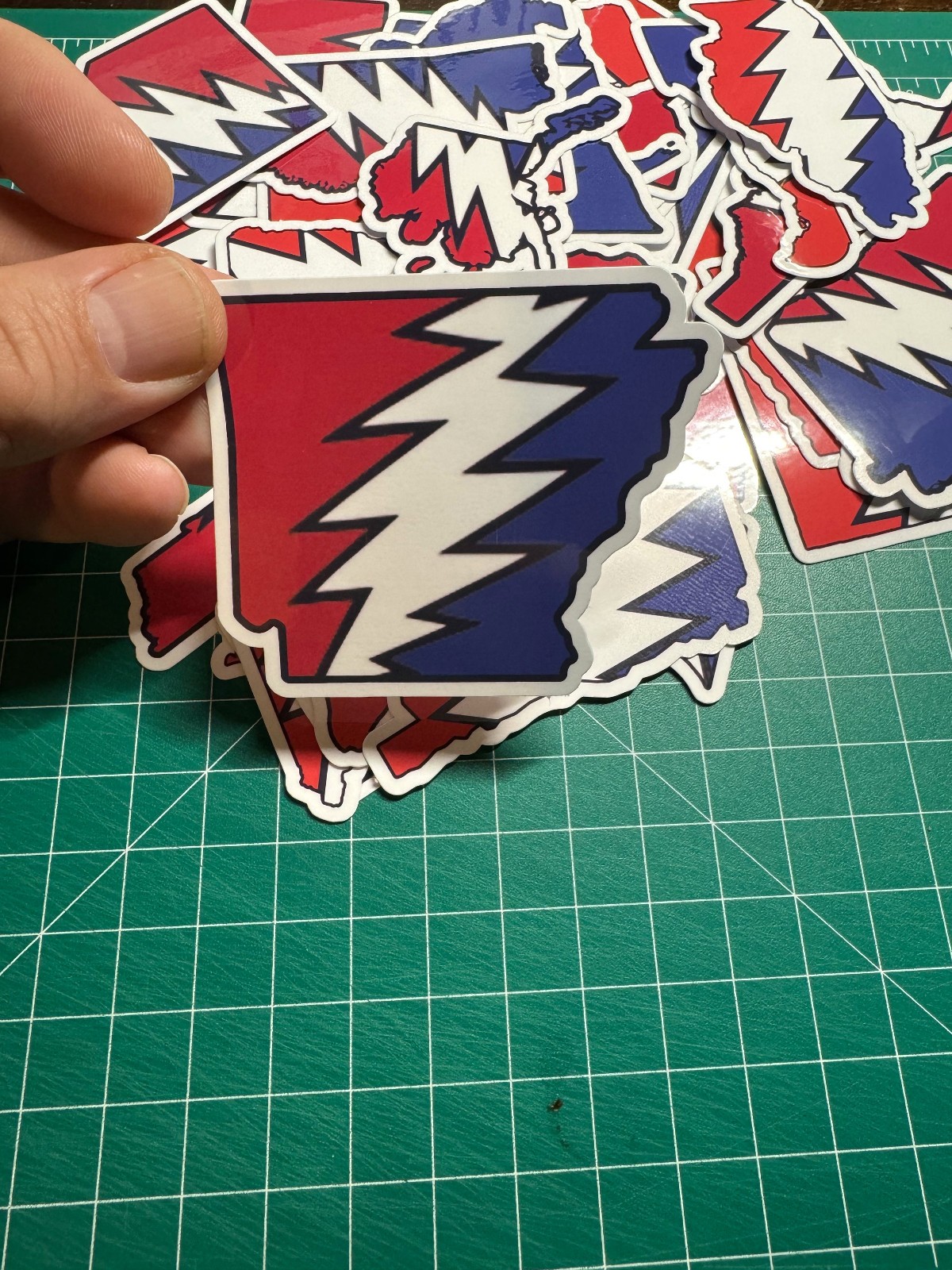 Arkansas Stealie – Grateful Dead – Laminated Vinyl Sticker – 2&Prime;x3&Prime;