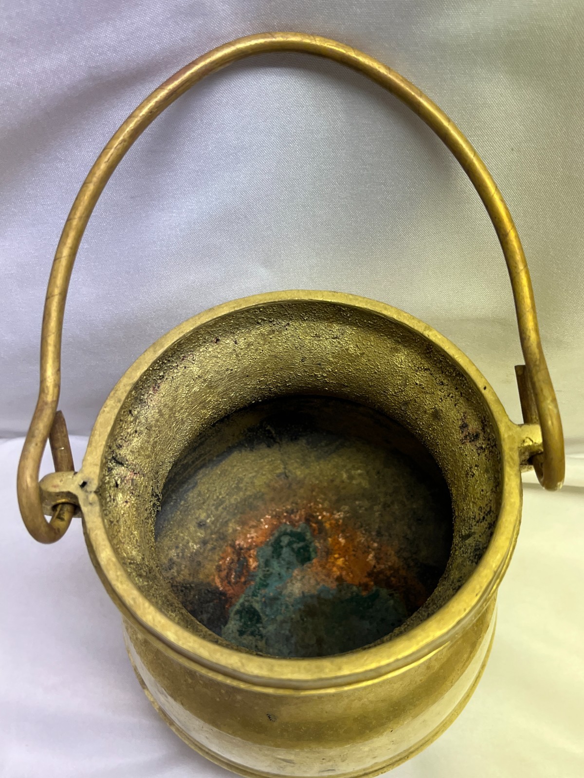 Vintage Solid Brass Footed Cauldron Pot with Swing Handle 4lbs!