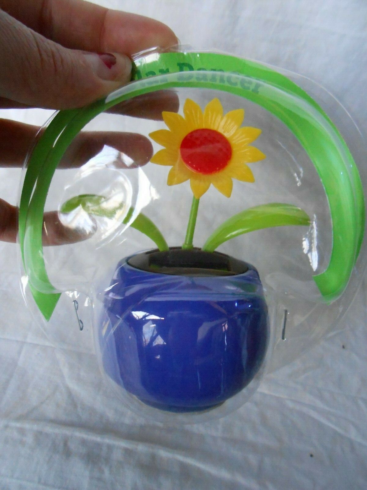 NEW Solar Powered Dancing Dancer Yellow Sunflower in Blue Pot Bobble Toy! Flower