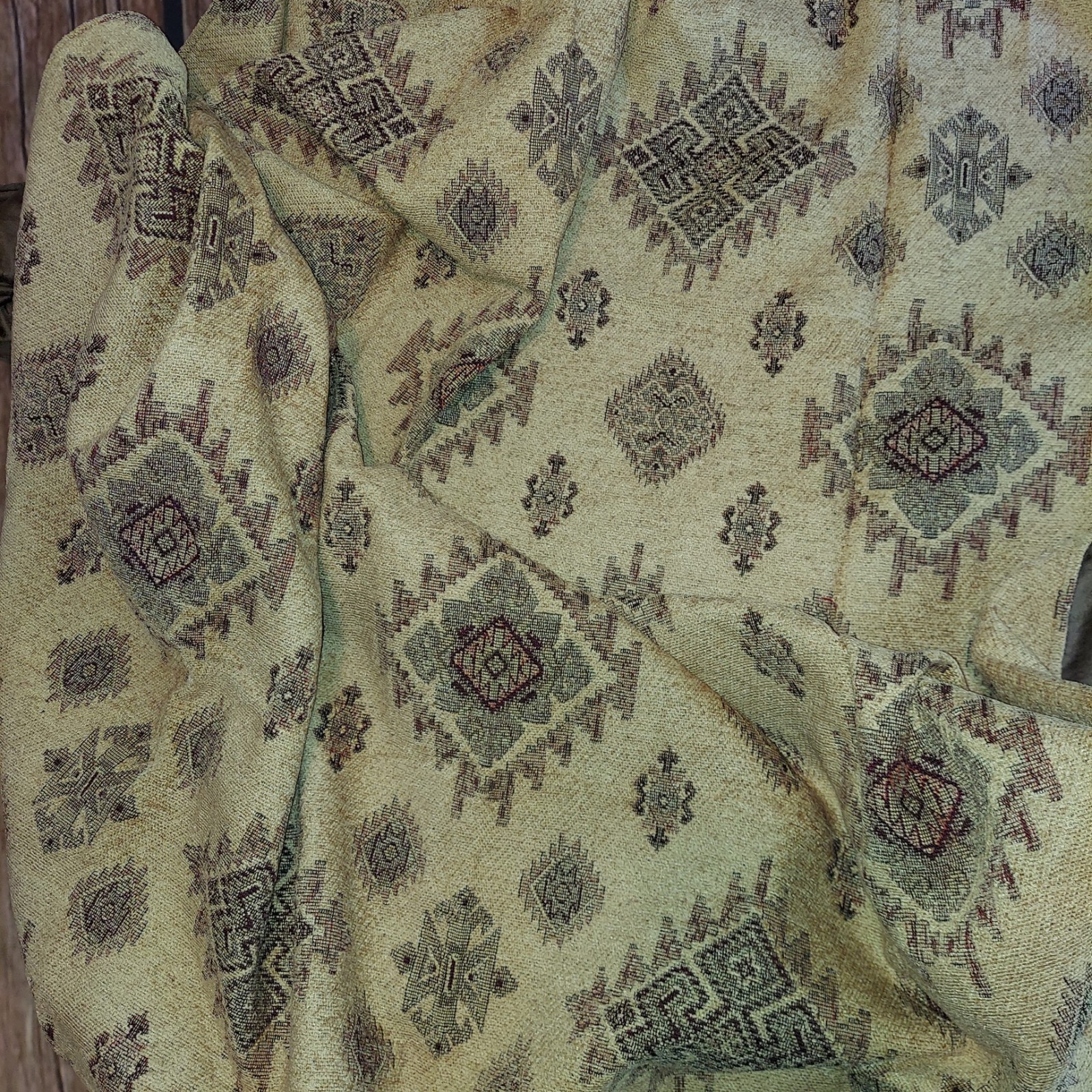 Great West Tapestry Design Blanket Throw With Matching Table Runner See Photos
