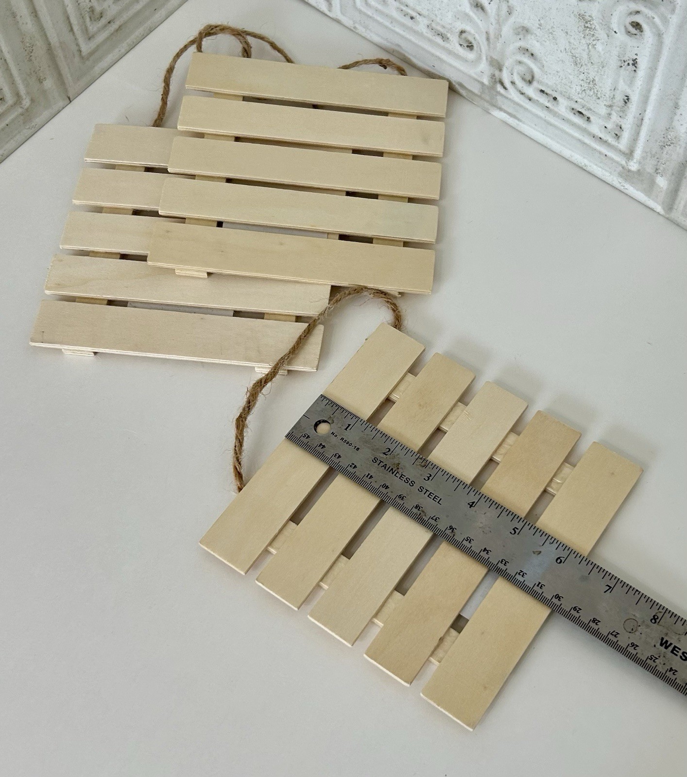 7 Unfinished Wooden Plaque Sign With Hanging String – NEW