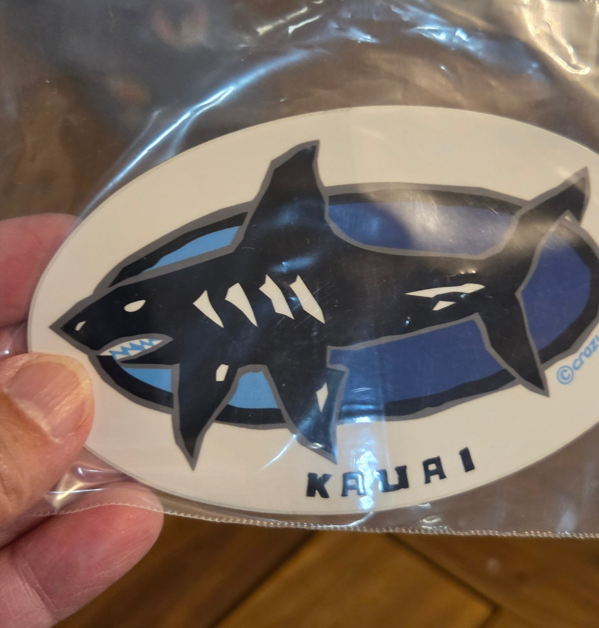 NEW, sturdy vinyl sticker, vinyl decal, HAWAII, oval SHARK, Kauai, 5 x 3&Prime;