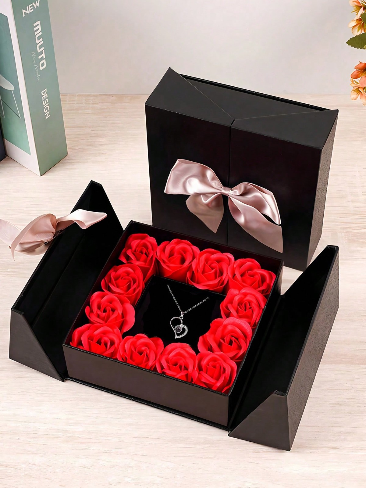 Multicolor Rose Gift Box With Necklace For Romantic Occasions