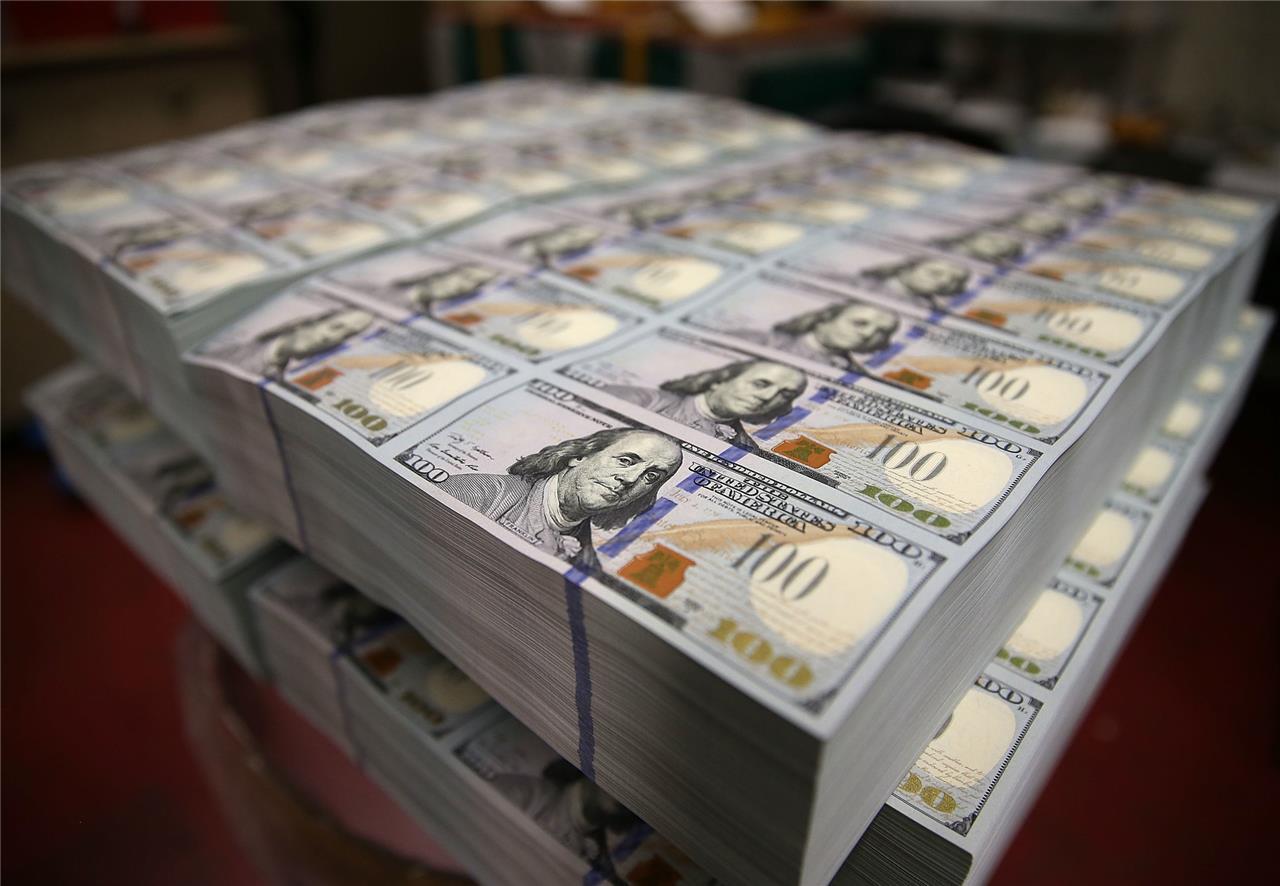 MONEY PALLET $100 DOLLAR BILLS GLOSSY POSTER PICTURE PHOTO PRINT BANNER 8527