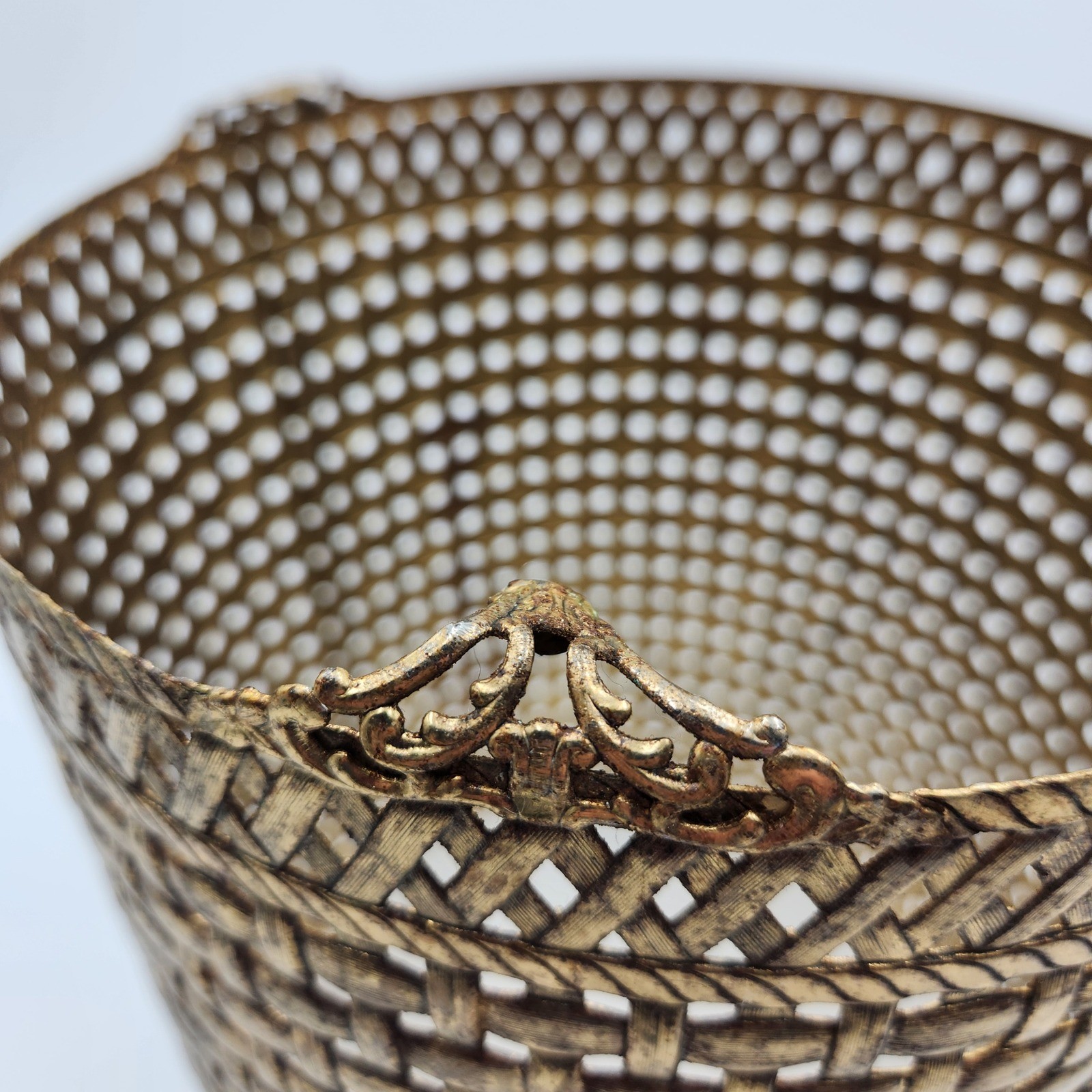 VTG Brass Metal Basket Weave Waste Bin Planter Hollywood Regency Lattice 10&Prime; MCM