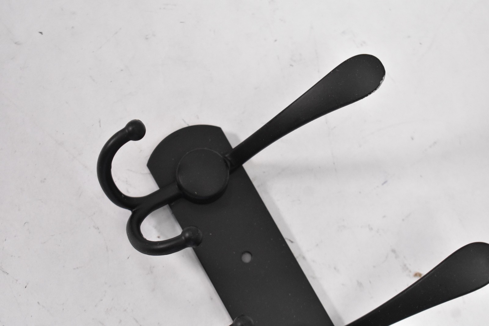 16&Prime; Wall Coat Rack Black Metal 5 Hooks Modern Entryway Hanger Organizer Mud Room