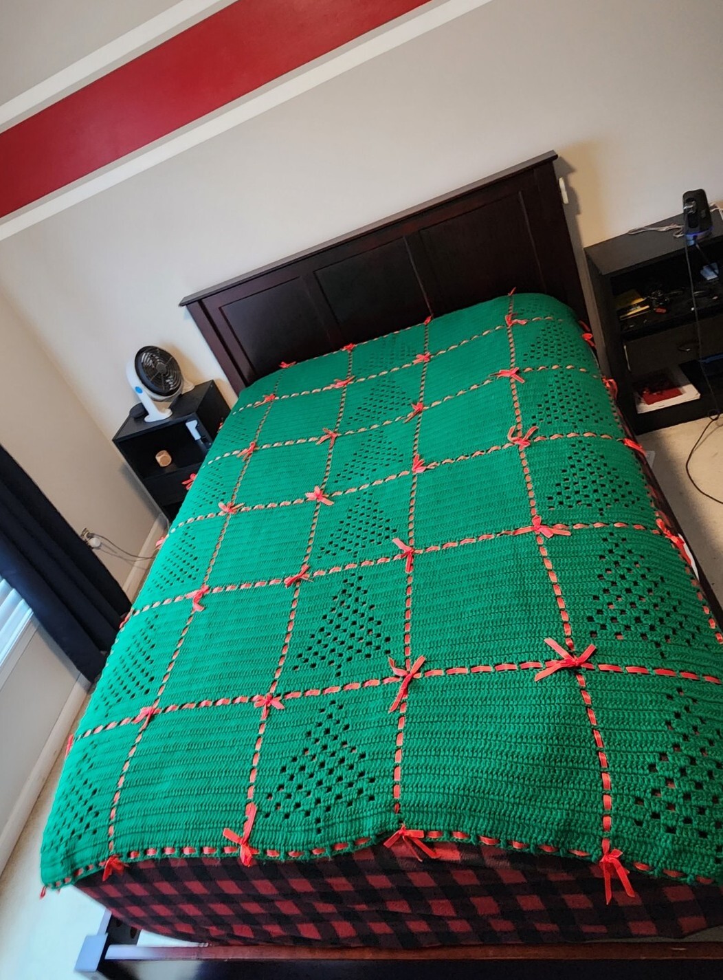 Vintage Christmas Tree Throw Holiday Afghan Hand Made Quilt Sofa back Red Ribbon