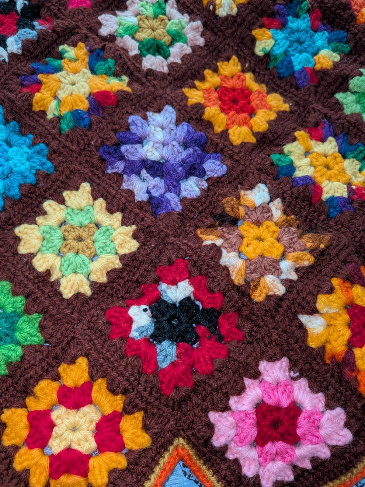 Vintage 64&Prime; x 44&Prime; “Roseanne”/ « Grannycore » Crochet Multicolor Afghan