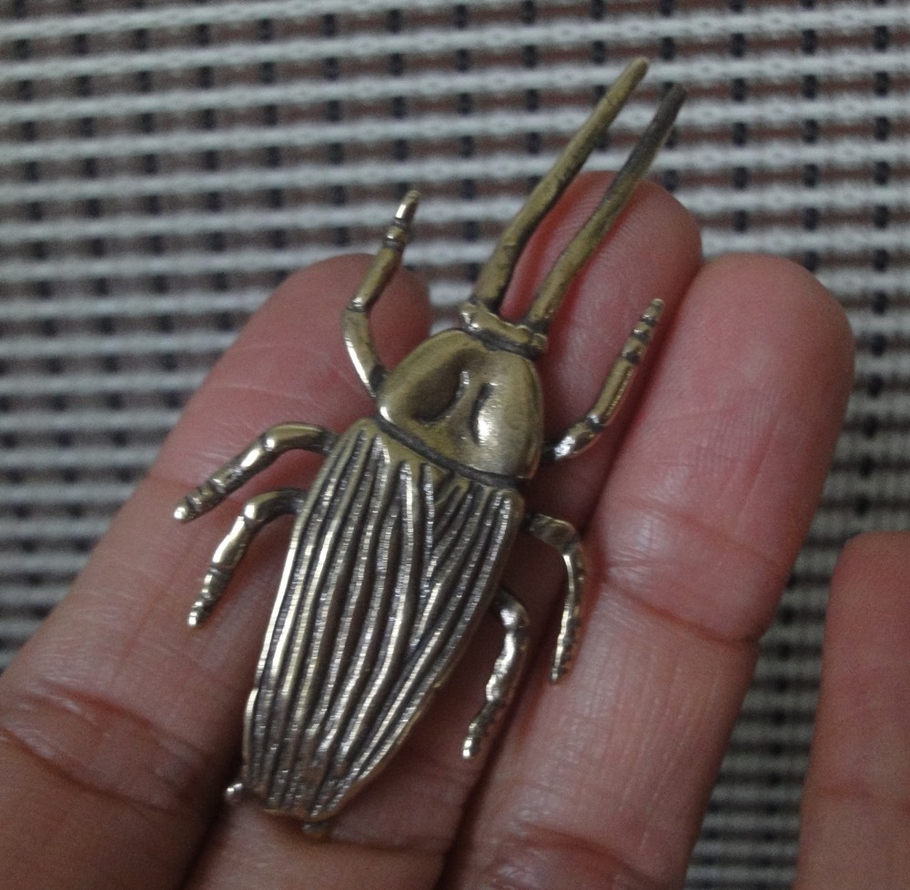 Brass Cockroach Figurine Bronze Color Statue Ornament for Garden Decor