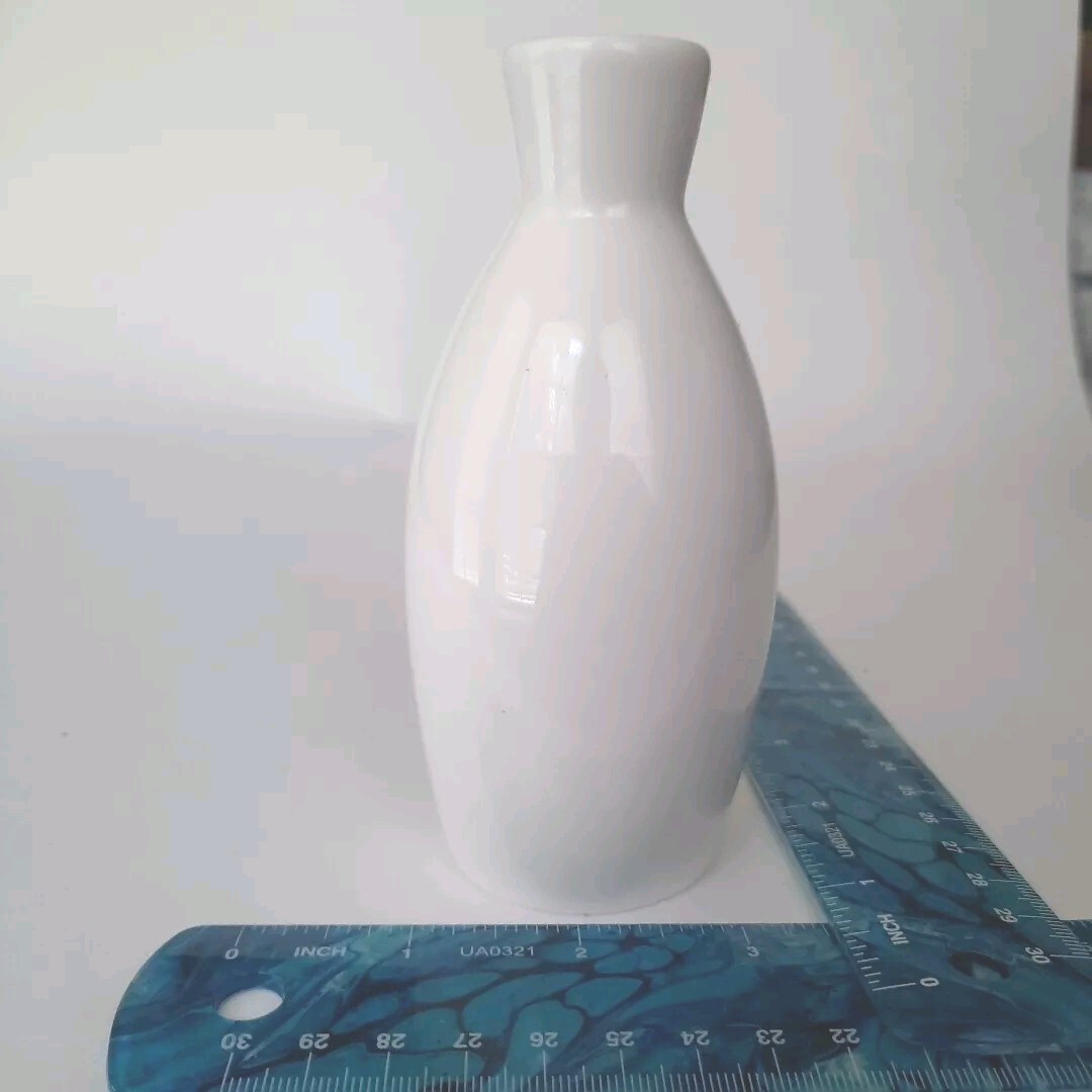 White Porcelain Ceramic Bud Vase