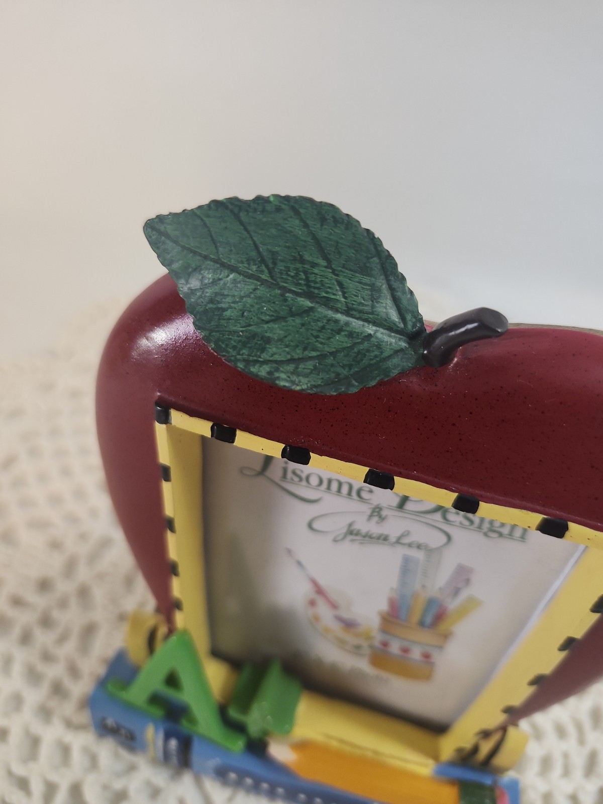Vtg 3D Apple Shaped Picture Frame Teacher Books Pencil Small 3 x 4 Classroom
