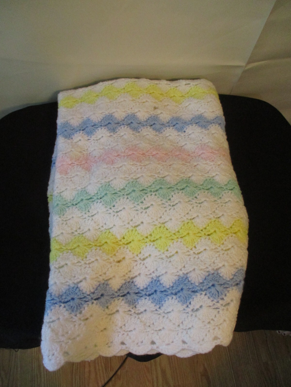 Unbranded 100% Acrylic Pastel White Handcrafted Crocheted 36&Prime; x 42&Prime; Baby Blanket