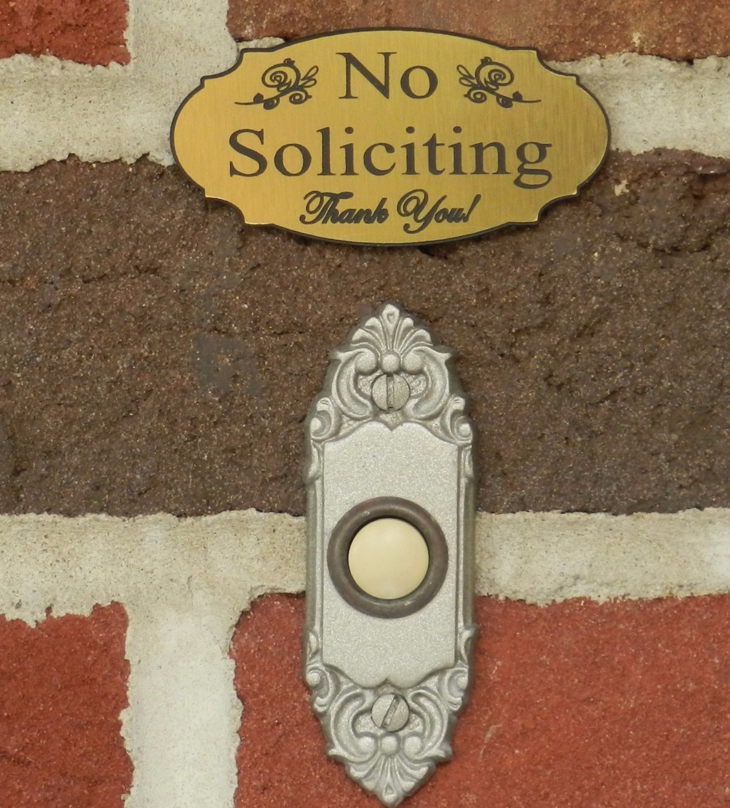 1.5&Prime; x 3&Prime; Small Elegant No Soliciting Sign Doorbell Sign Brushed Gold