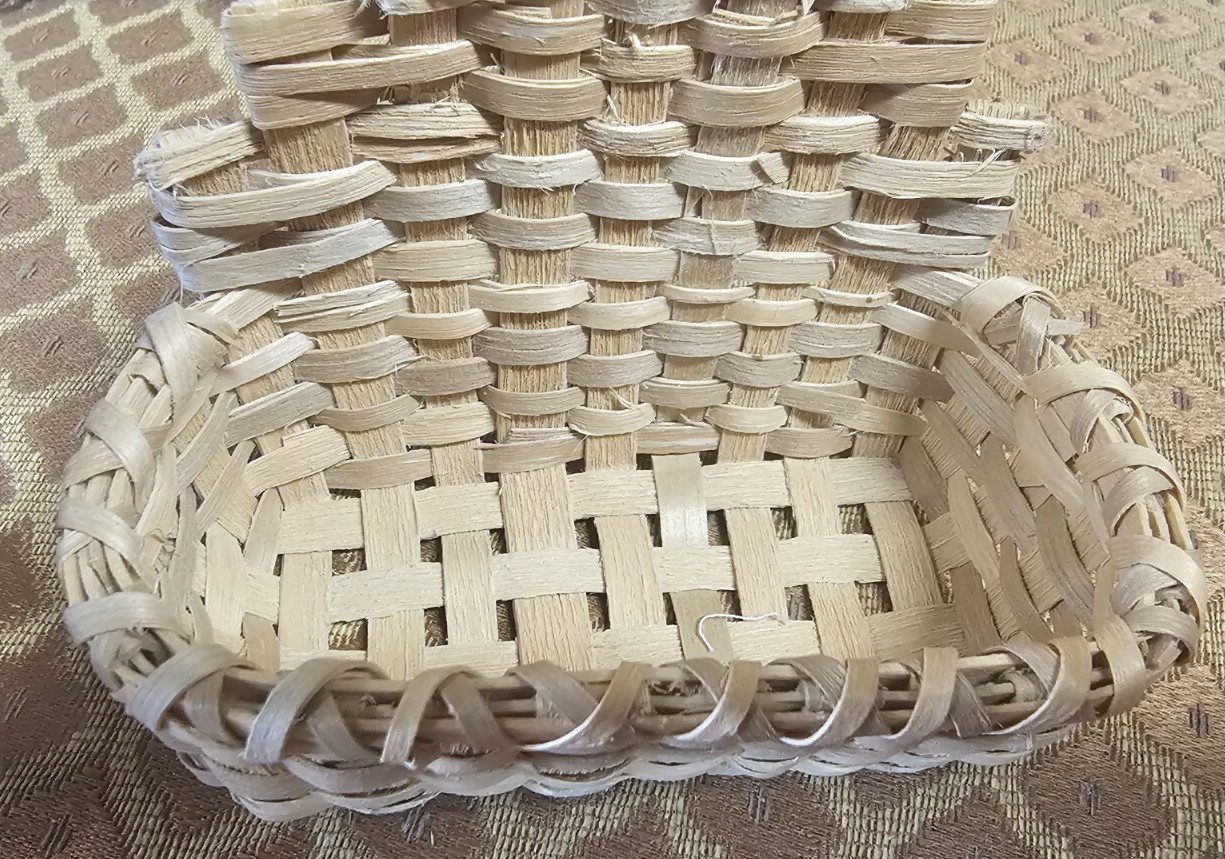 tiny handmade hanging basket 3 1/2&Prime;T x 4&Prime;x 2 1/8&Prime; collectable unique