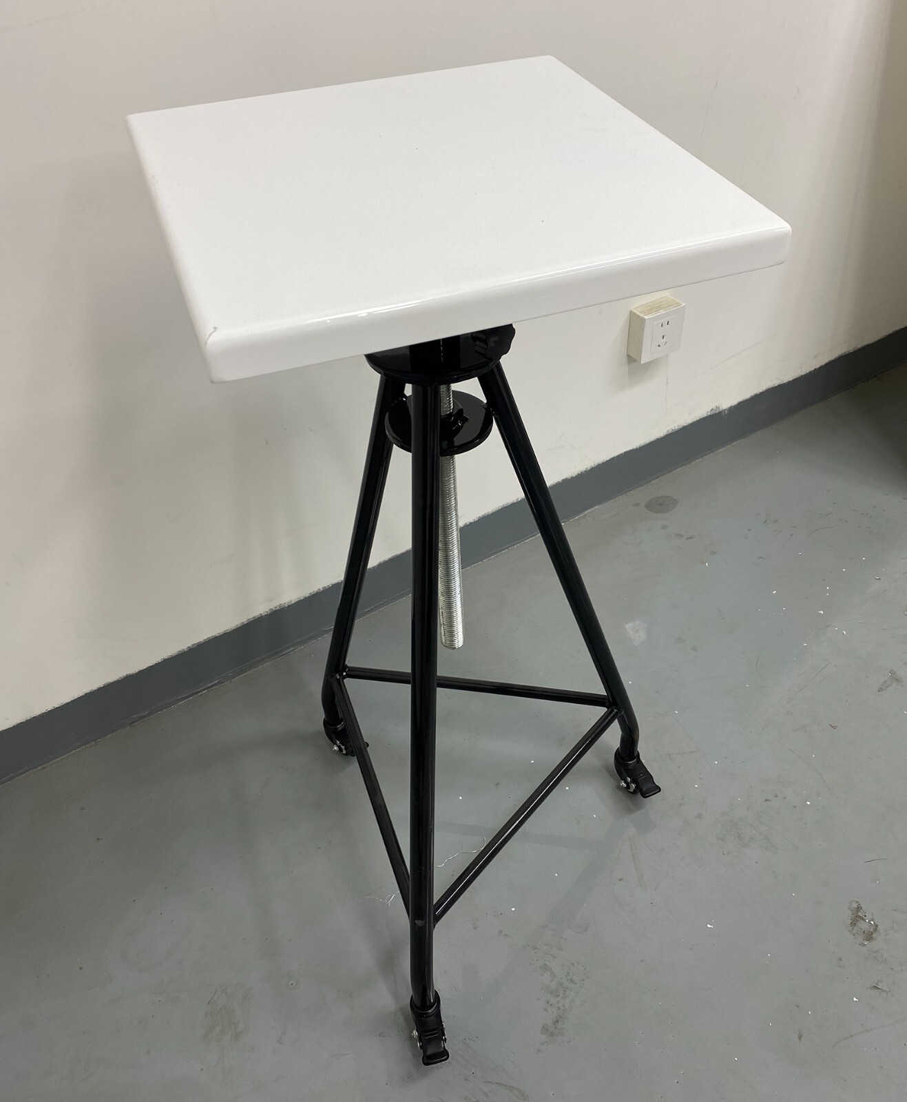 Floor Sculpture Pottery Stand 15x15in Sculpture Trestle Turntable Display Stand