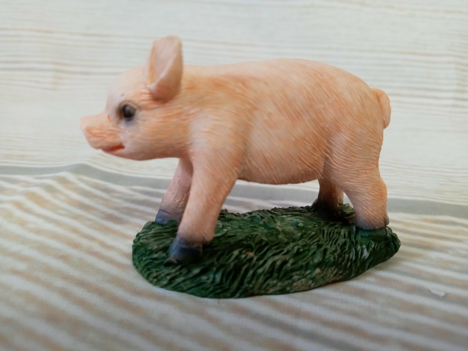 New! Mini PIG Hog Sow Decor Table Tier Tray Resin Farmhouse Ranch Country Bacon