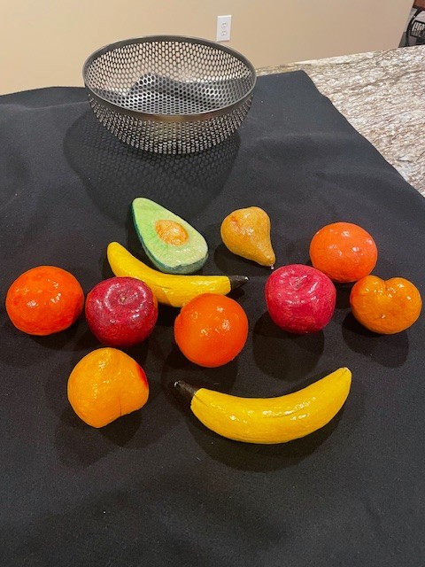 Vintage Papier Mache Fruit with metal mesh basket 11 pieces + basket 10X4&Prime; A++