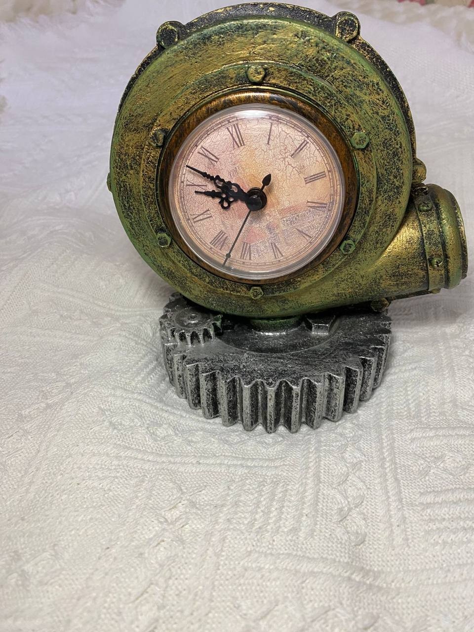Steampunk Industrial Table Clock Gear Base Vintage Quartz Desk Decor Unique Gift