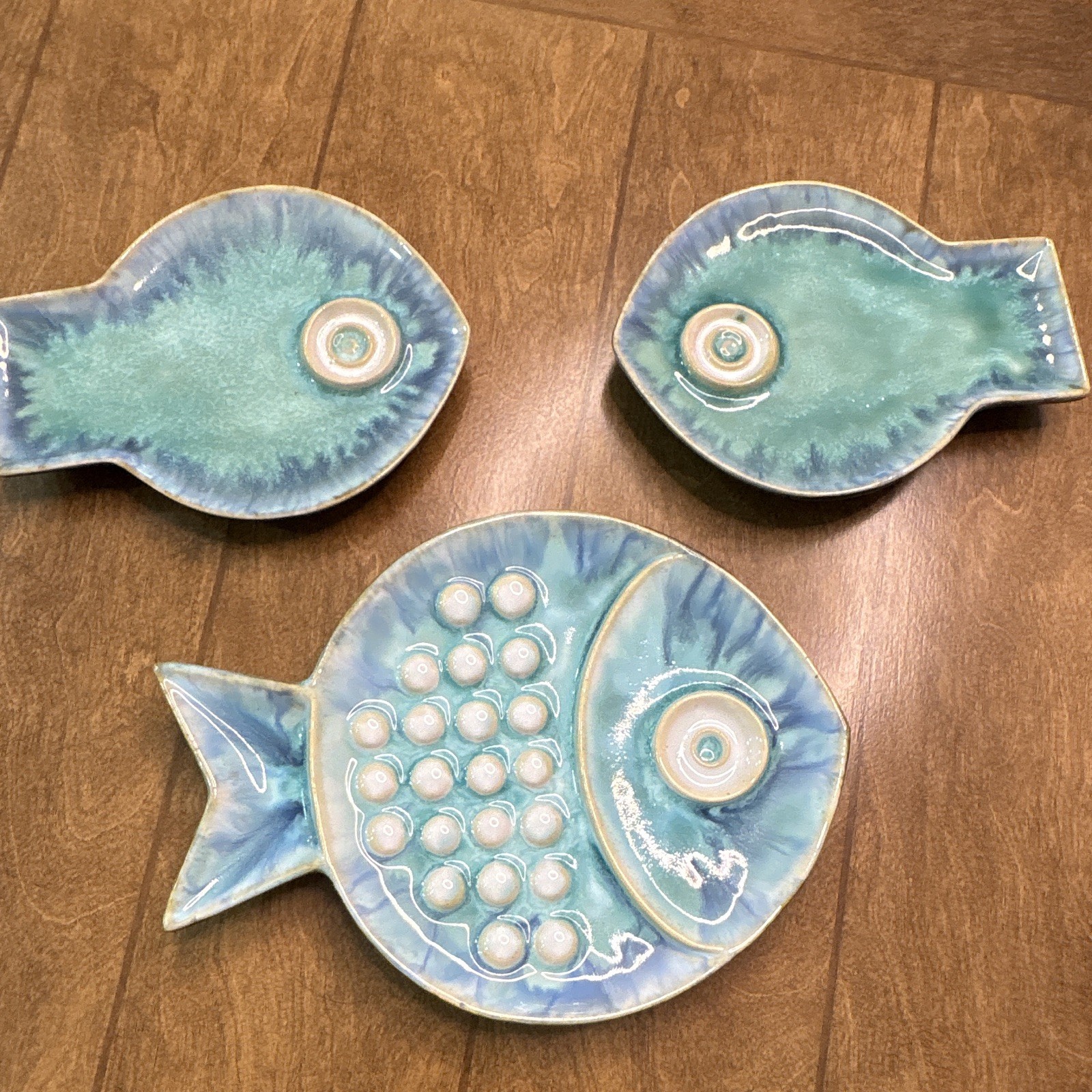Global Views Fish-Shaped Ceramic Wall Hanging Plates Set of 3 Blue Green