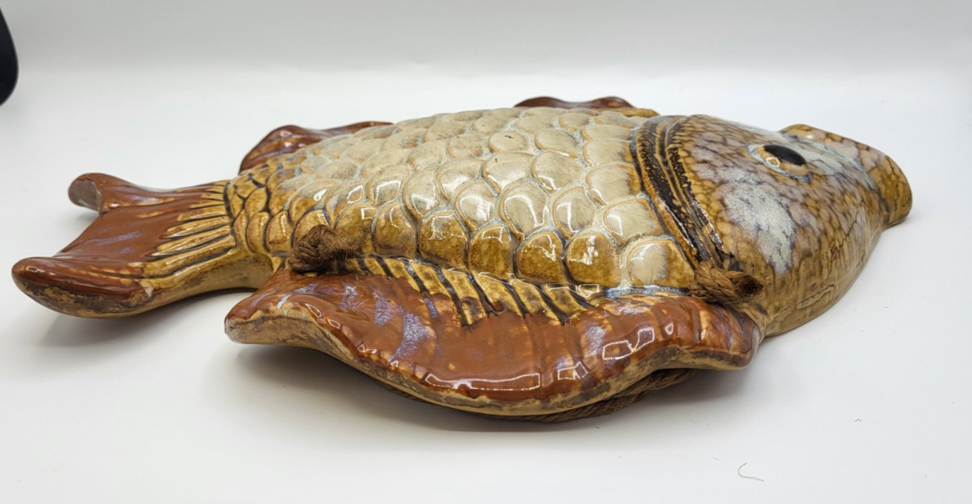 VTG. Glazed Ceramic Pottery Fish Wall Hanging Plaque 12&Prime; Pre-Treaded Cord Browns