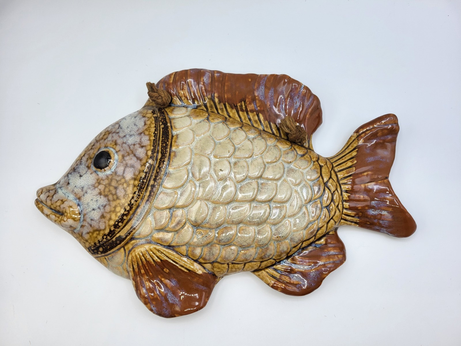VTG. Glazed Ceramic Pottery Fish Wall Hanging Plaque 12&Prime; Pre-Treaded Cord Browns