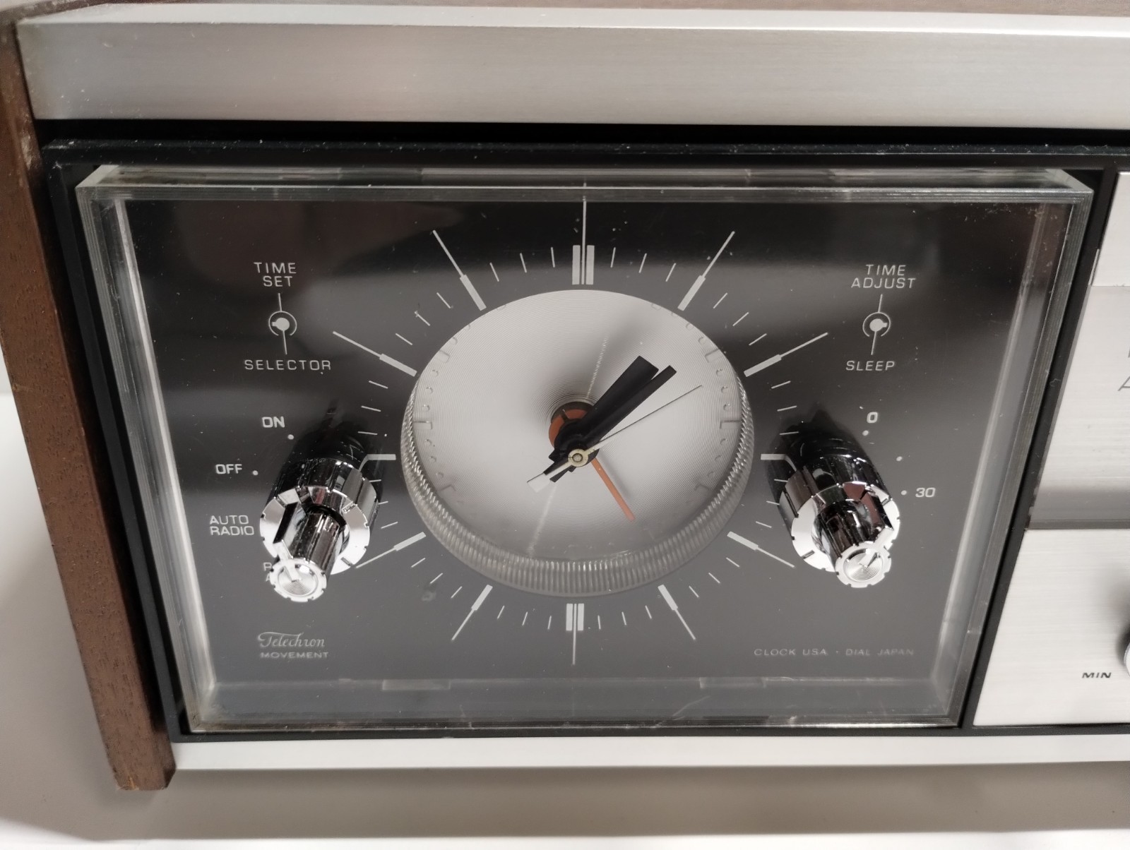 Sony Solid-State AM-FM Clock Radio Alarm Model 8FC-65W Telechron Tested Works