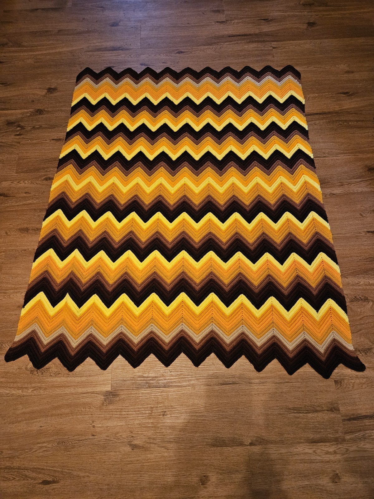 Handmade 70s Crochet Throw Chevron Afghan Cottagecore 45×56 Zigzag Blanket