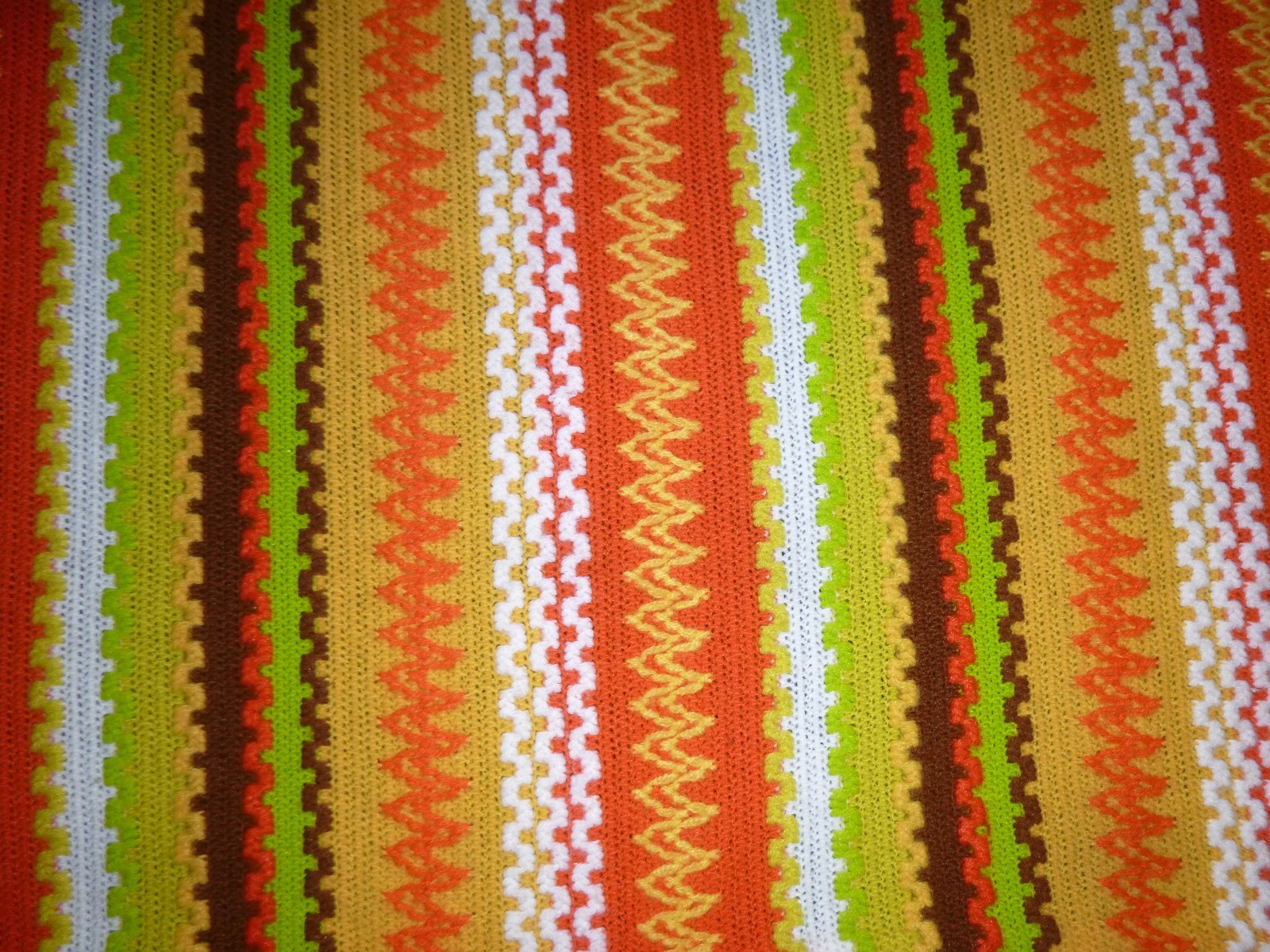 Vtg 70s Knit Throw Blanket MOD Zig Zag Design Orange Lime Green Yellow 44×62&Prime;