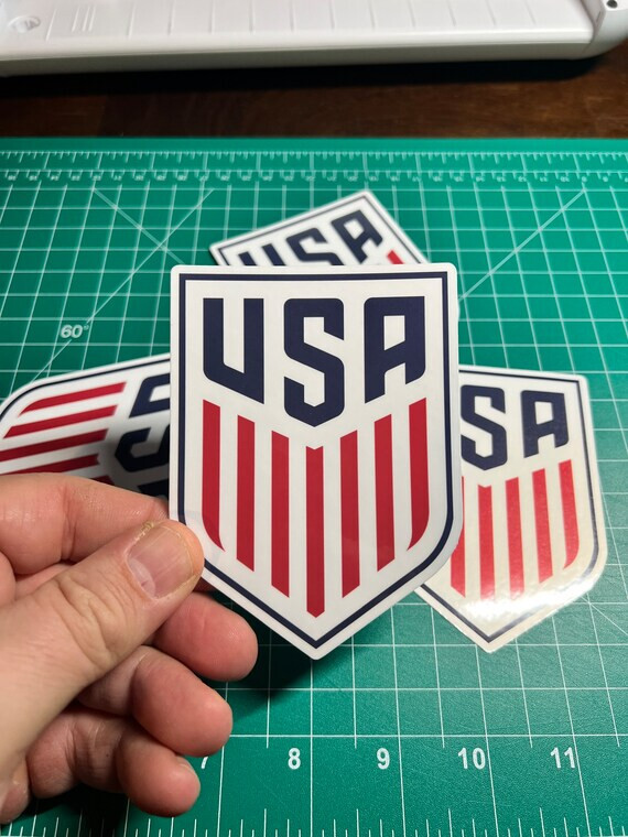 USMNT Soccer Shield/Crest – Laminated Vinyl Sticker – 4&Prime;x3&Prime; USA