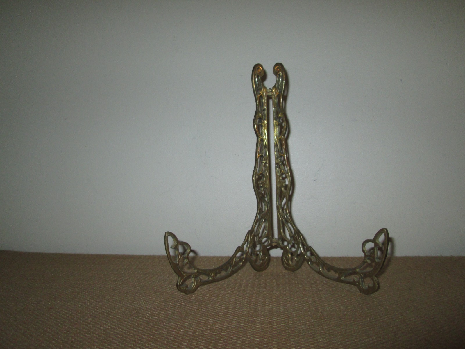 Vtg Ornate Solid Brass Folding Easel Plate Picture Frame Stand w/ Cutout Design