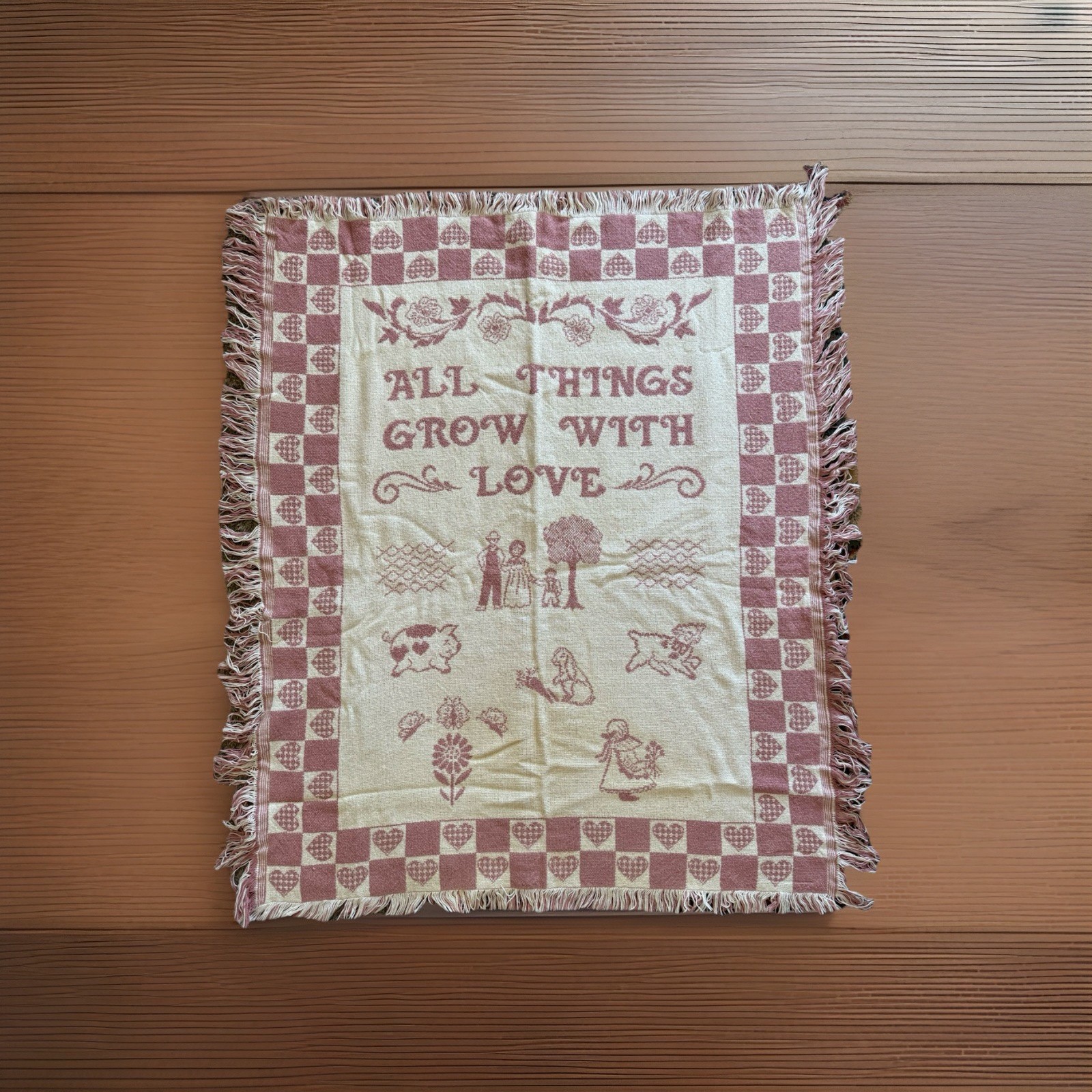 Vintage « All Things Grow With Love » Tapestry Throw Blanket-Goodwin Weavers Pink