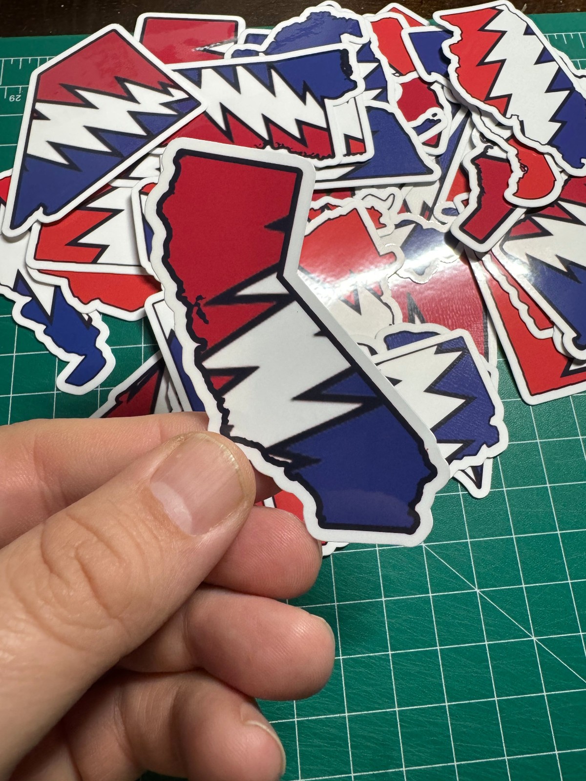 California Stealie – Grateful Dead – Laminated Vinyl Sticker – 2.5&Prime;x3&Prime;