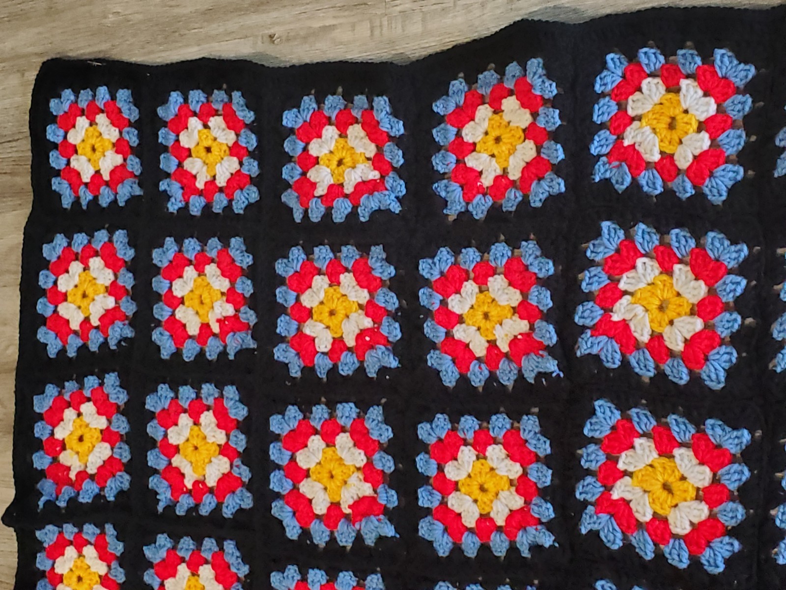 Handmade Granny Square Afghan Throw Blanket Black Trim 48&Prime;x56” Vintage