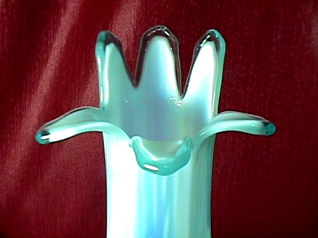 « SQUIRREL and ACORN » VASE 5 3/4&Prime; BY: UNKNOWN