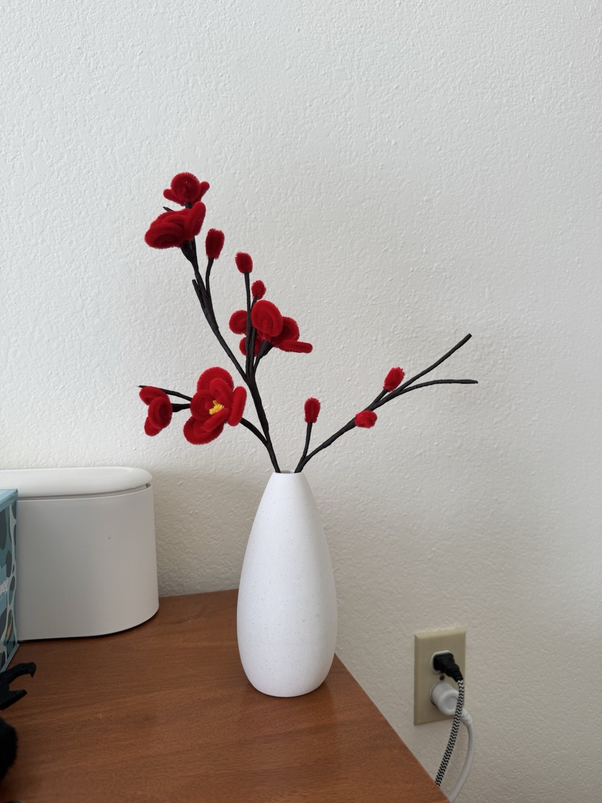 Handmade pipe cleaner flowers, plum blossoms, 扭扭棒，梅花