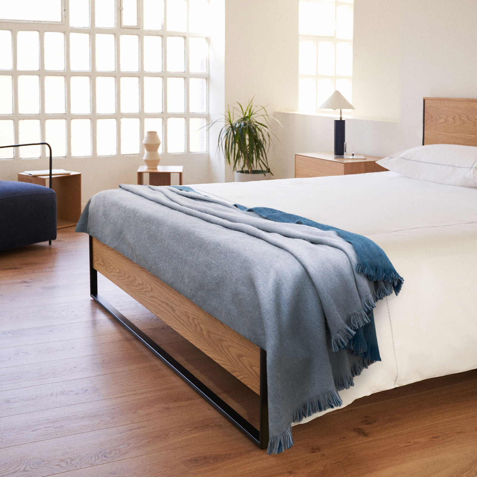 Cozy Soft Reversible Alpaca Wool Fringed QUEEN Blanket – Deep Blue/Grey 98x69in