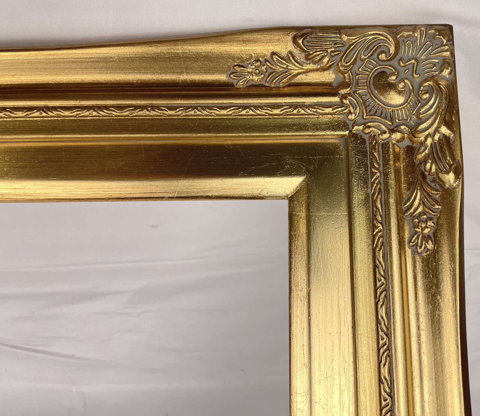 Antique Gold Ornate Baroque Wood Picture Frame Gold Liner 3&Prime; Wide