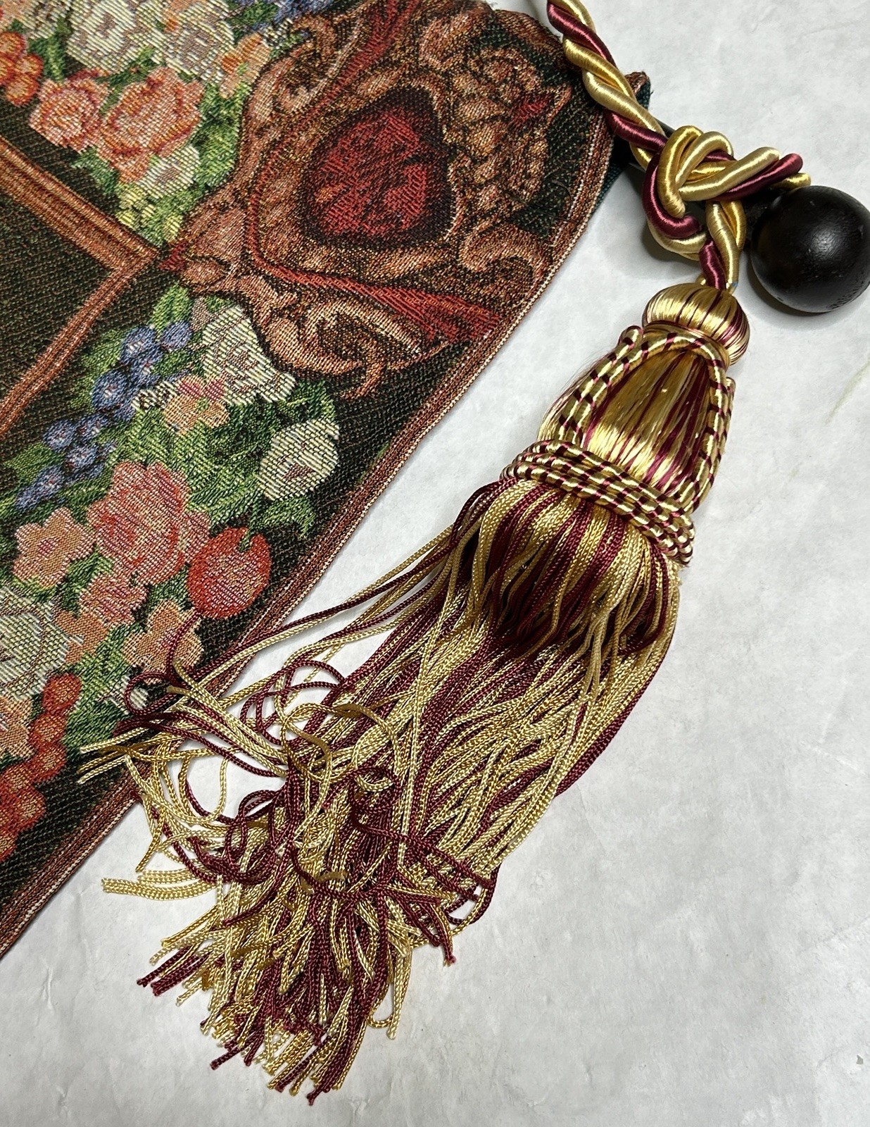 Lillian Vernon Tapestry W/ Pole Wall Hanging Decor Floral 35&Prime;H x 25”W