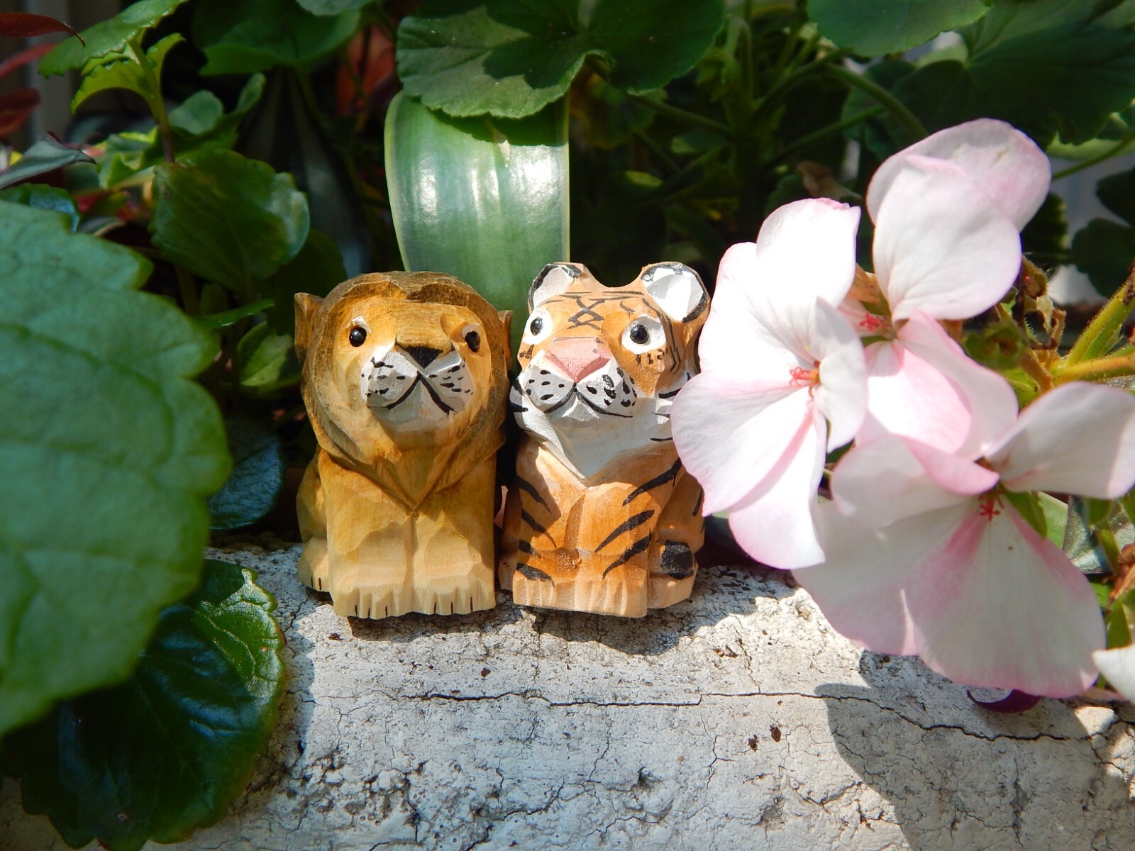 Tiger Figurine Decor Statue Sculpture Wood Cake Top Wall Art Big Cat King Bengal