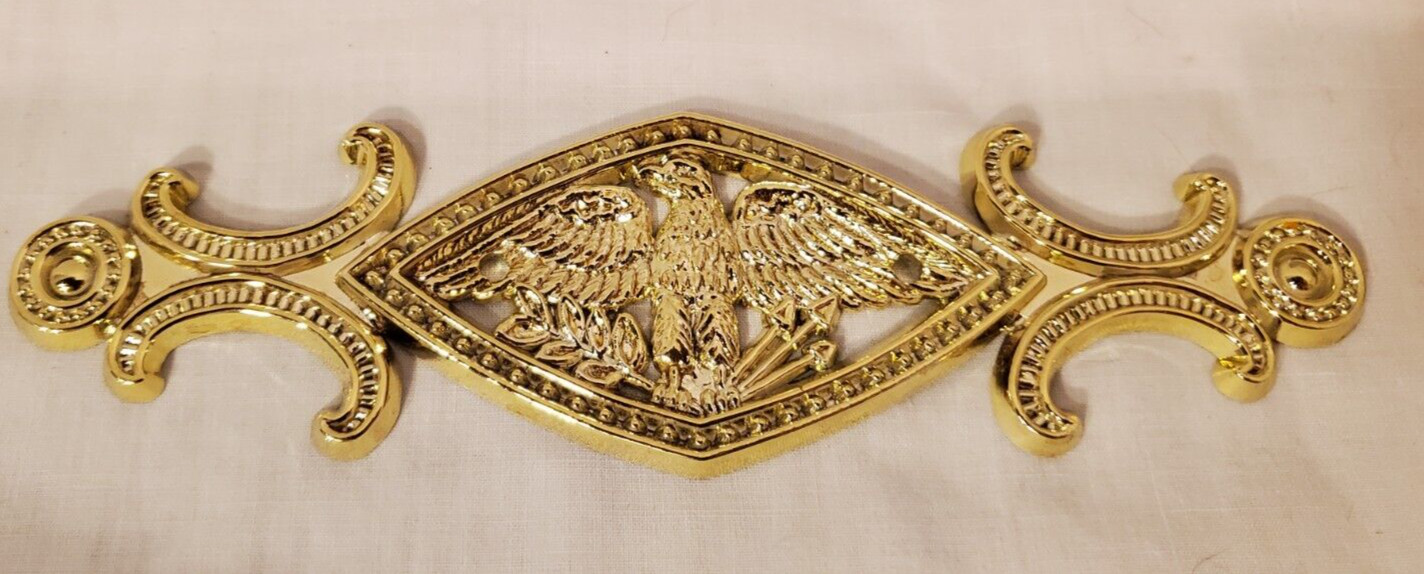 Budweiser Bald Eagle Gold Tone Holding Arrows Plastic Decorative plaque 6.5 »