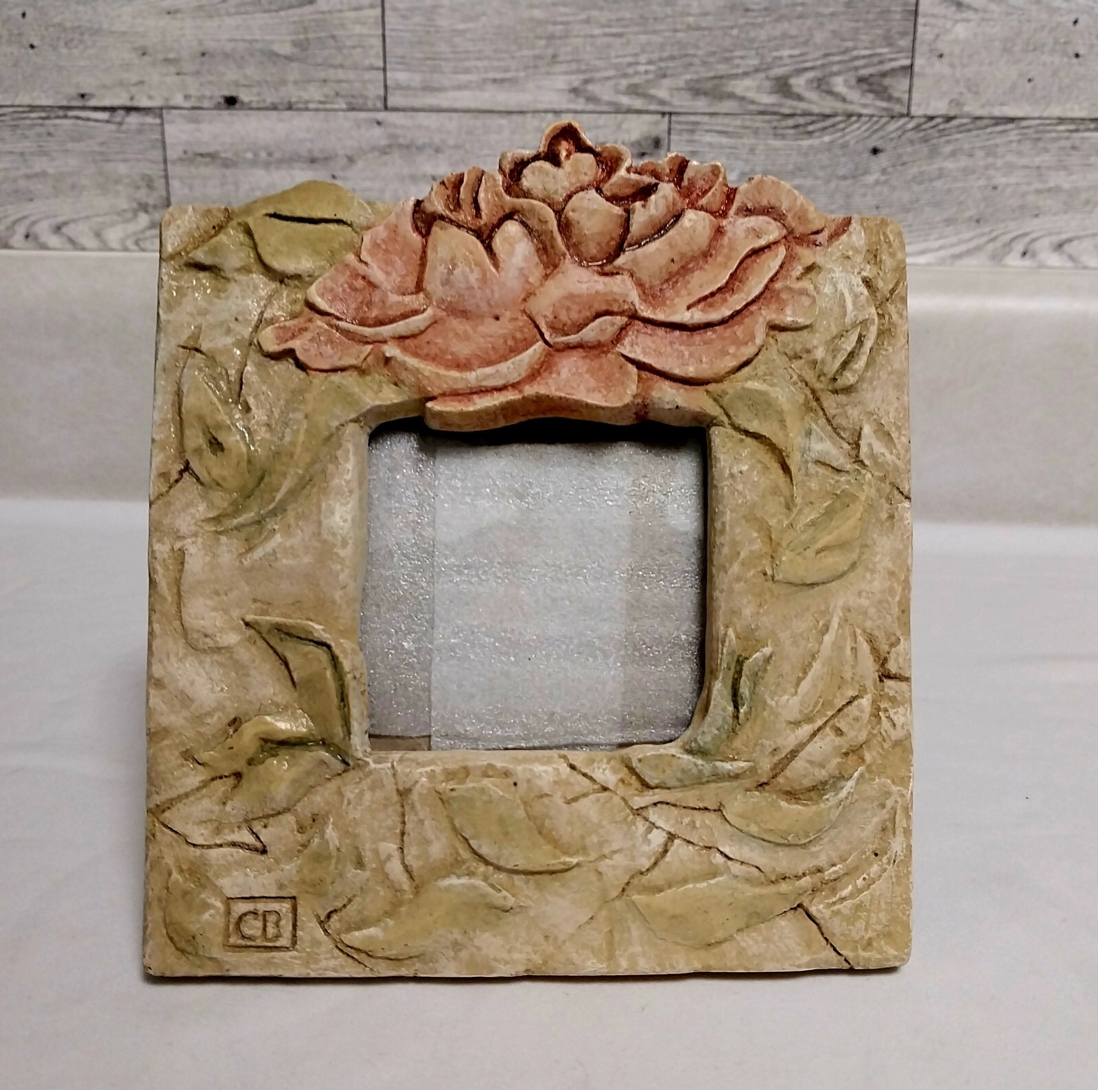 FETCO CERAMIC ROSE PHOTO FRAME TEXTURED PHOTO SIZE 2 1/2&Prime;X 2 1/3&Prime; FREE STANDING