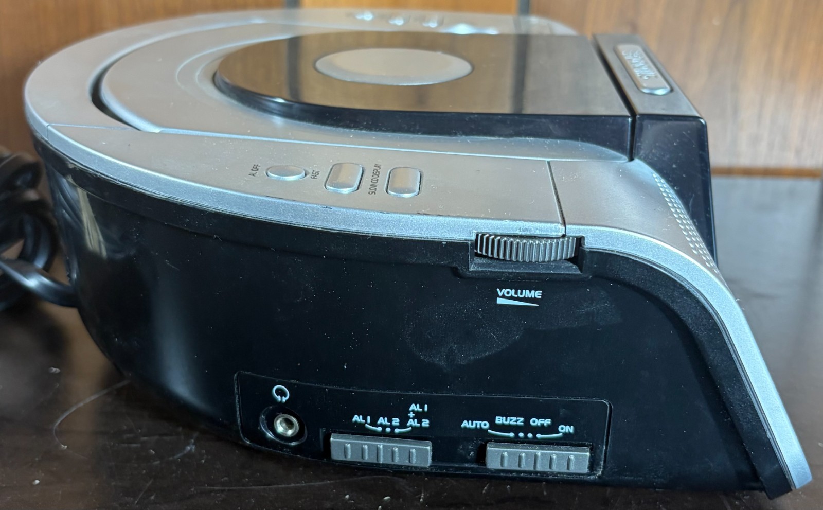GPX CD Player AM/FM Radio Dual Alarm Clock CRCD3805 Battery Backup Tested 2005