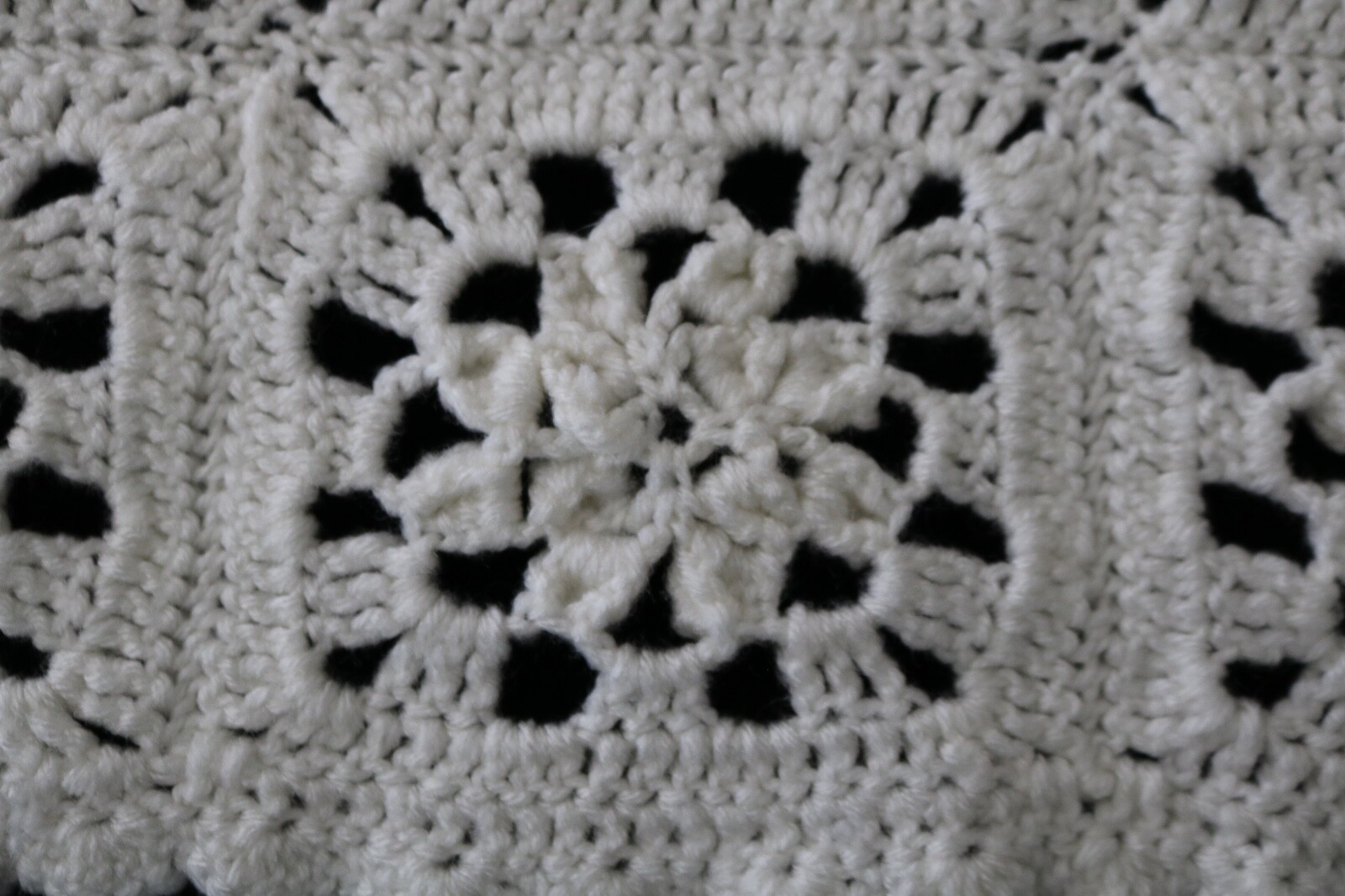 Baby Granny Squares Afghan Hand Crocheted Soft White Cream Popcorn Stitches EUC