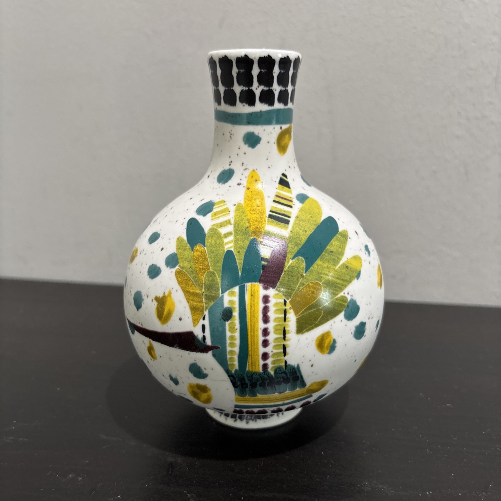 Anthropologie Bird Head Mohawk Ceramic Bud Vase 6” Eclectic Abstract Confetti