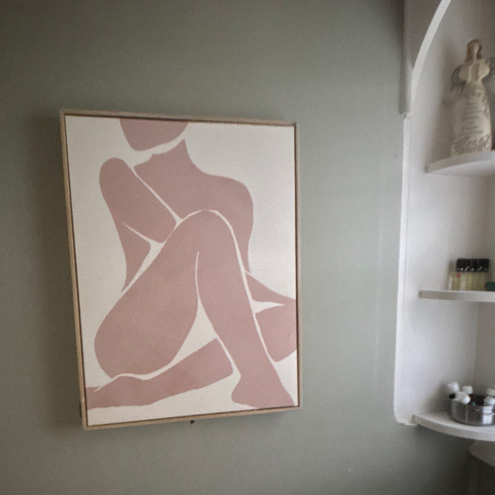 Elegant Minimalist Canvas Print | Abstract Feminine Line for Modern Wall Décor