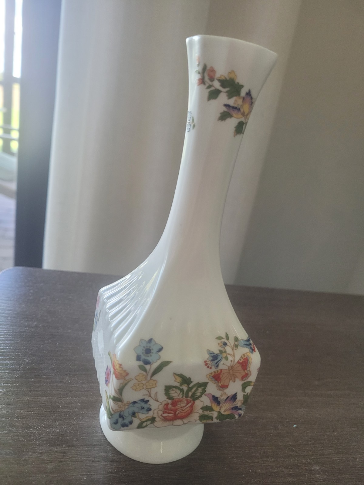 Ainsley English Cottage. Garden Vase Fine Bone 7 1/4&Prime; Tall China