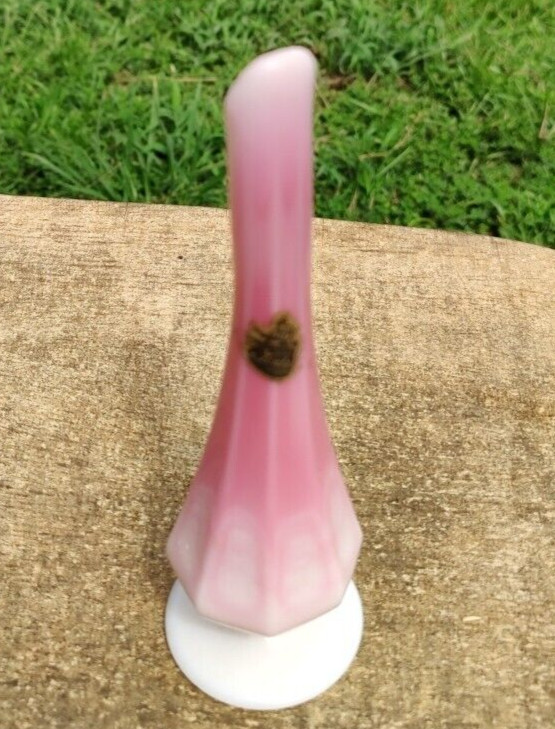 VTG Gorgeous Rare Fenton Milk Glass White and Pink Bud Vase