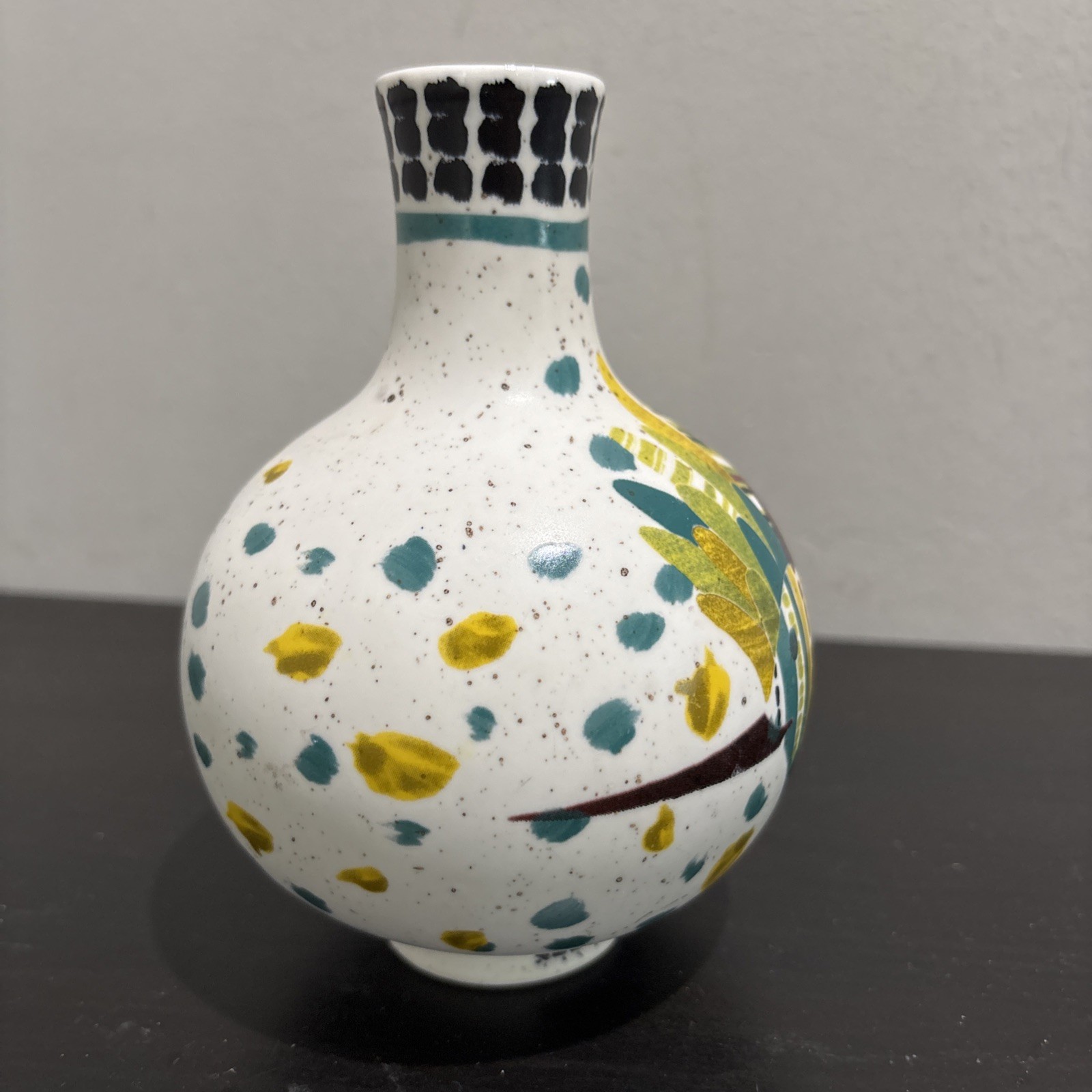 Anthropologie Bird Head Mohawk Ceramic Bud Vase 6” Eclectic Abstract Confetti